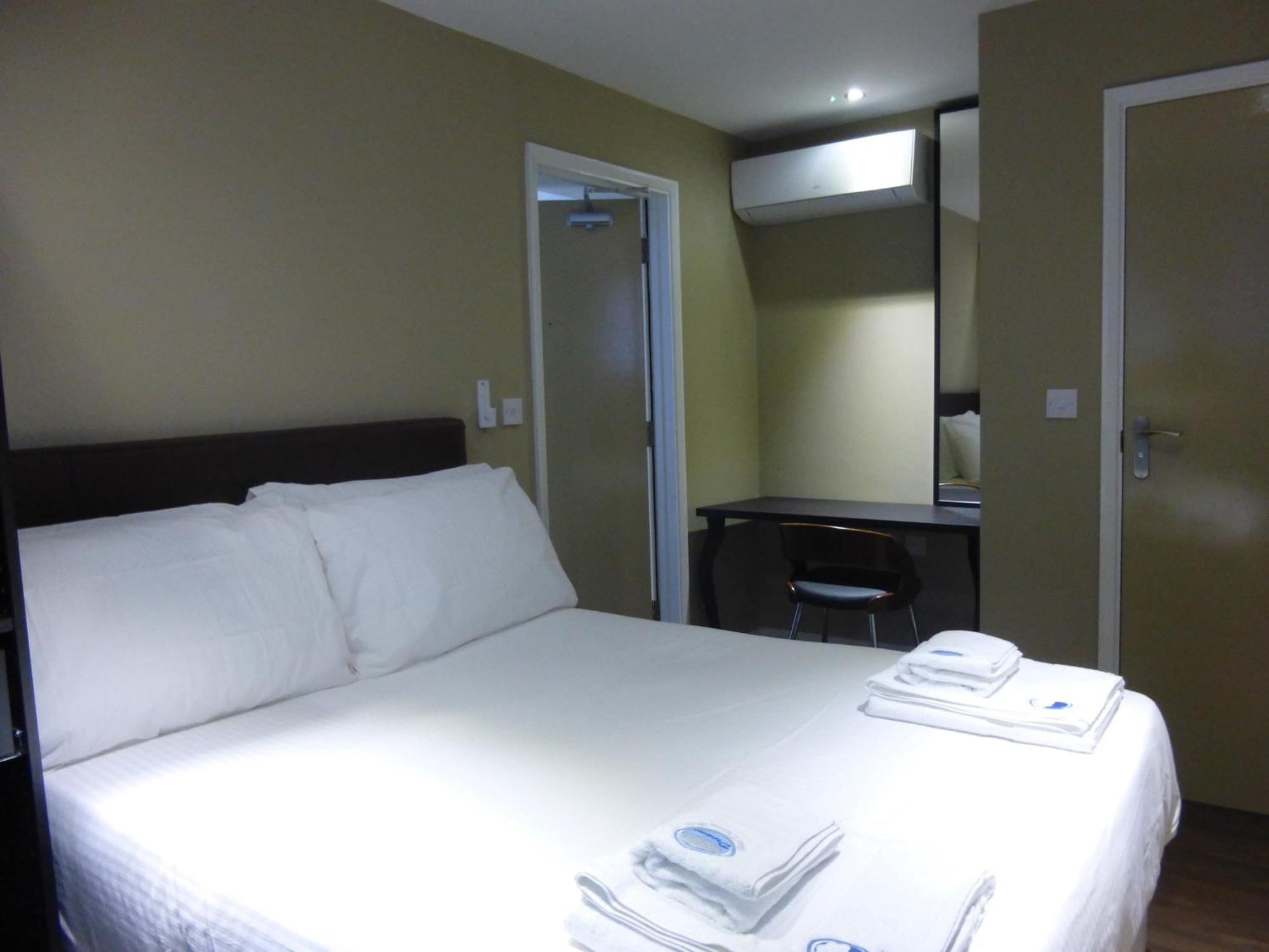 Dreams 3* Barking (Greater London)