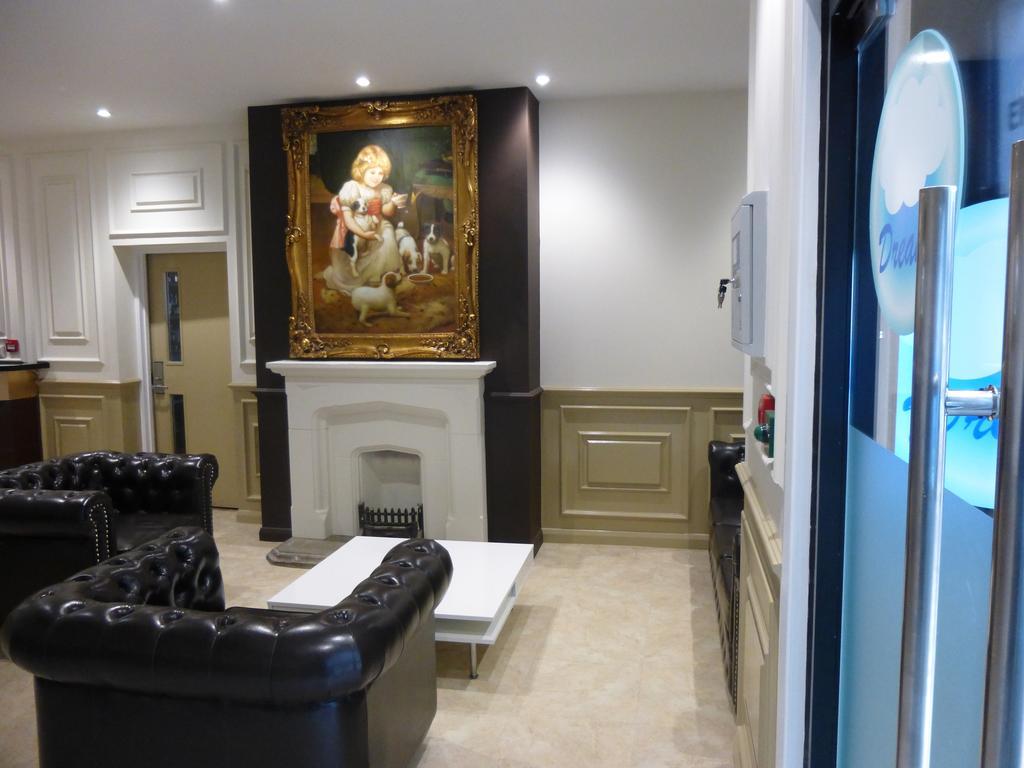 Dreams 3* Barking (Greater London)